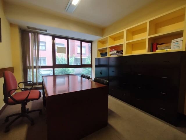 Kontor til salgs i Bilbao med garasje - € 435 000 (Ref: 3860384)