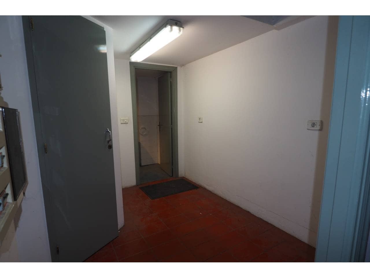 Erhverv til leje i Bilbao - € 1.900 (Ref: 3861469)