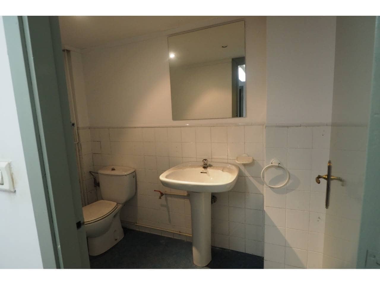 Erhverv til leje i Bilbao - € 1.900 (Ref: 3861469)