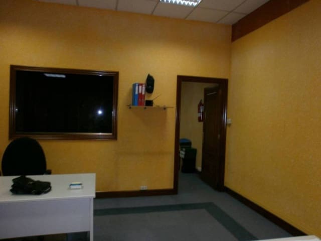 Erhverv til salg i Bilbao - € 206.000 (Ref: 3861541)