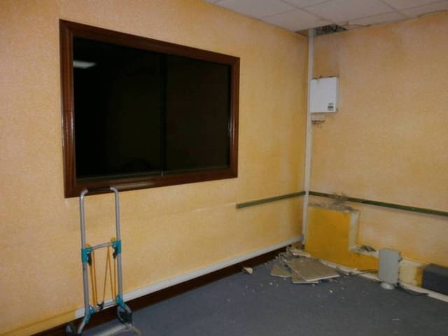 Erhverv til salg i Bilbao - € 206.000 (Ref: 3861541)