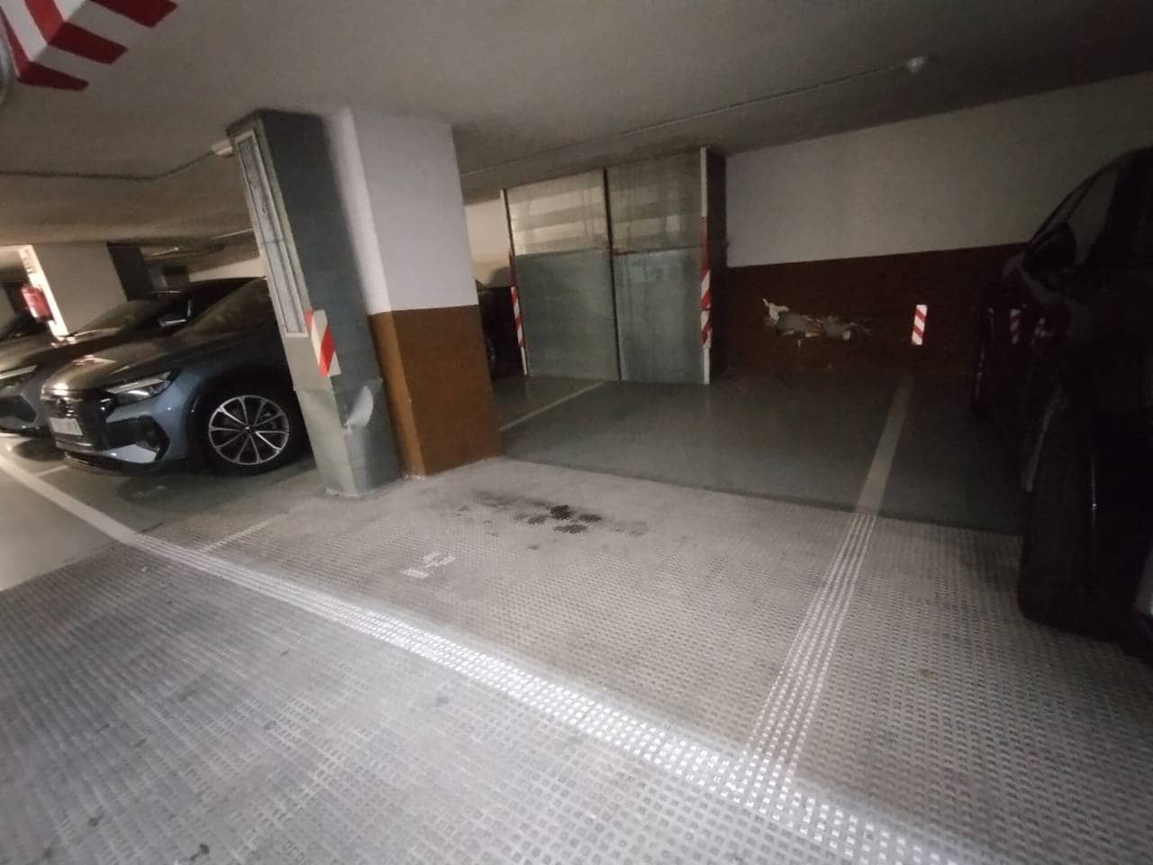 Garage til salg i Bilbao - € 55.000 (Ref: 3861761)