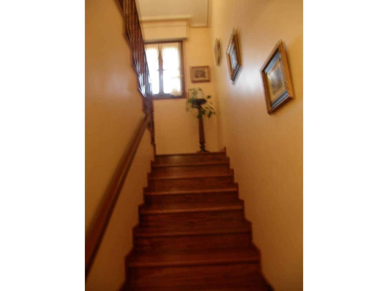 7 soveværelse Villa til salg i Urunuela med garage - € 440.000 (Ref: 3861875)