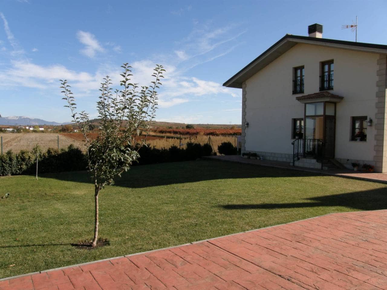 7 soveværelse Villa til salg i Urunuela med garage - € 440.000 (Ref: 3861875)