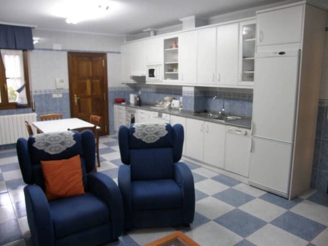 7 bedroom Villa for sale in Uruñuela with garage - € 440,000 (Ref: 3861875)