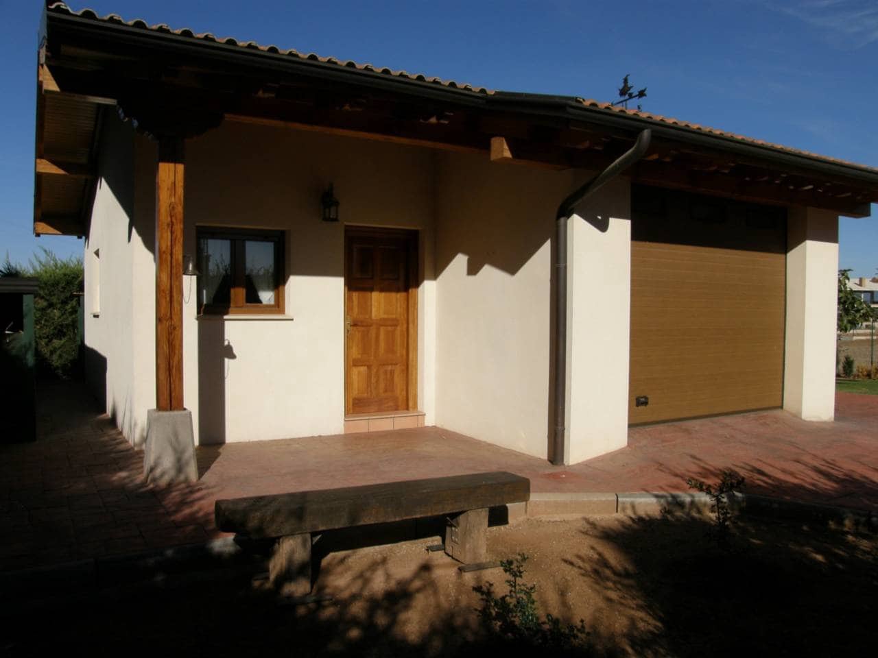 7 soveværelse Villa til salg i Urunuela med garage - € 440.000 (Ref: 3861875)