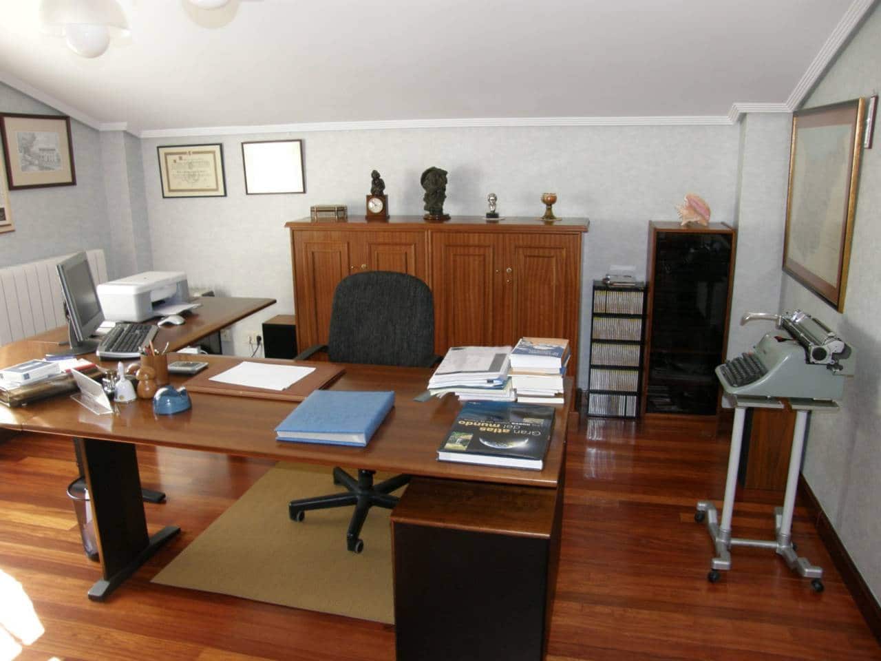 7 soveværelse Villa til salg i Urunuela med garage - € 440.000 (Ref: 3861875)