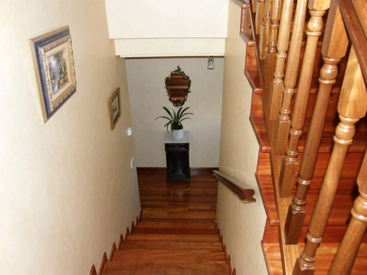 7 soveværelse Villa til salg i Urunuela med garage - € 440.000 (Ref: 3861875)