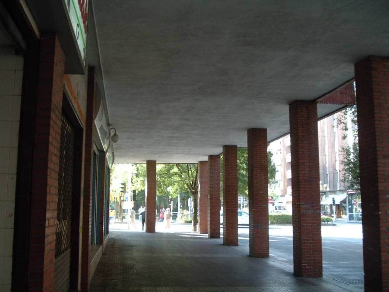 Commercial for sale in Durango - € 929,000 (Ref: 3862343)