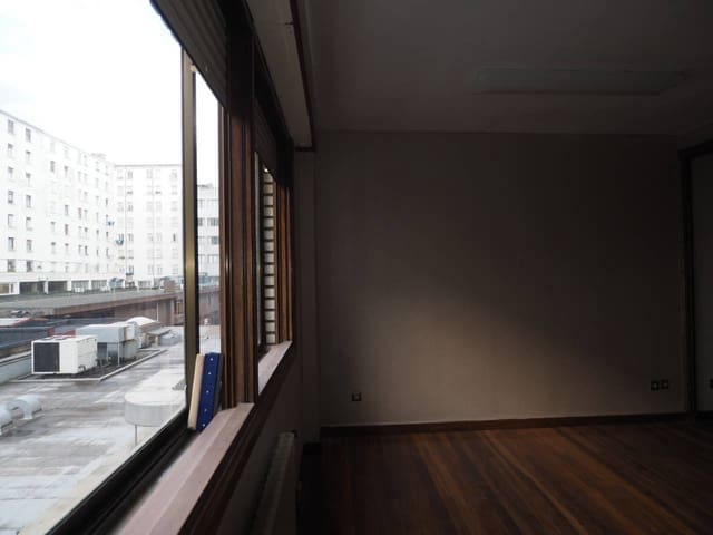 Office for rent in Bilbao - € 490 (Ref: 3894694)