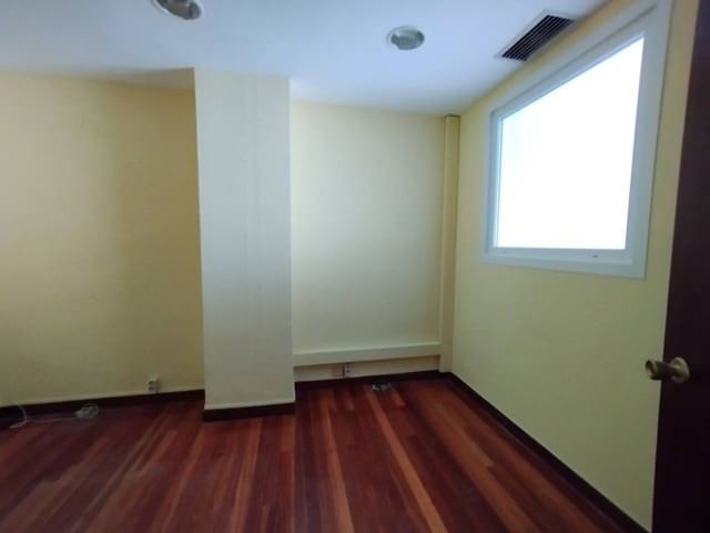 Büro zu vermieten in Bilbao - 490 € (Ref: 3894695)