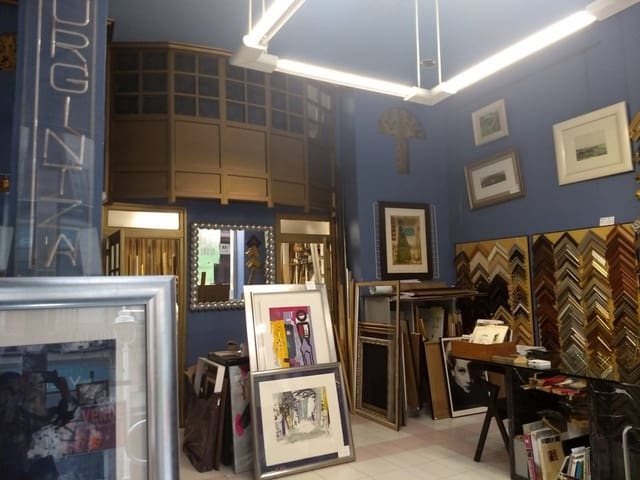 Commercial for sale in Bilbao - € 370,000 (Ref: 4137256)