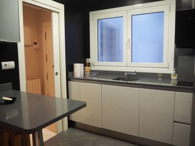 2 bedroom Flat for rent in Bilbao - € 1,350 (Ref: 4313253)
