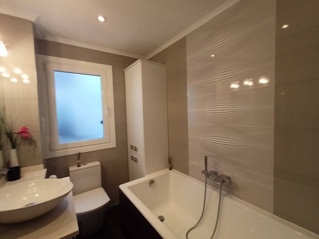 2 soveværelse Lejlighed til leje i Bilbao - € 1.350 (Ref: 4313253)