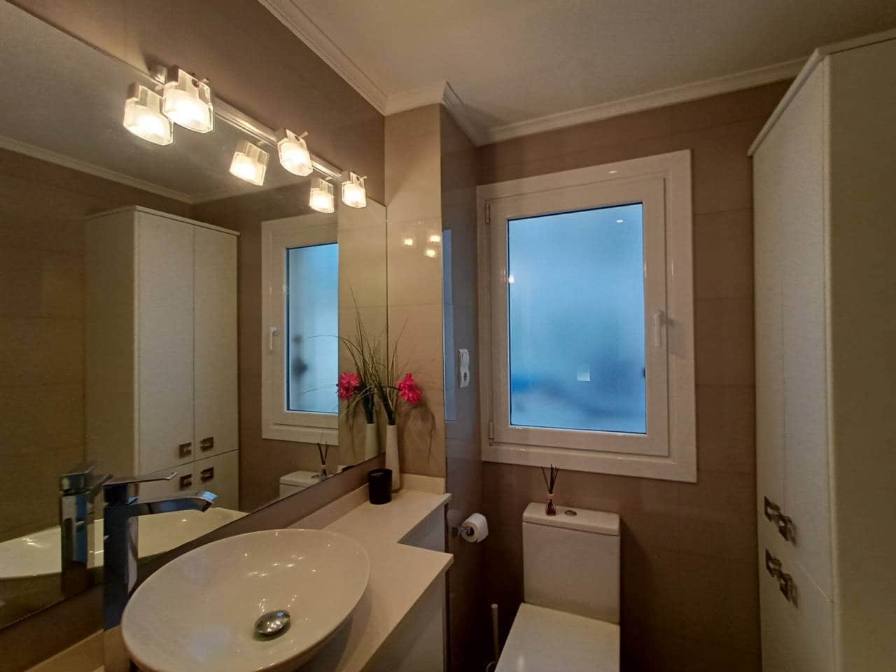 2 soveværelse Lejlighed til leje i Bilbao - € 1.350 (Ref: 4313253)