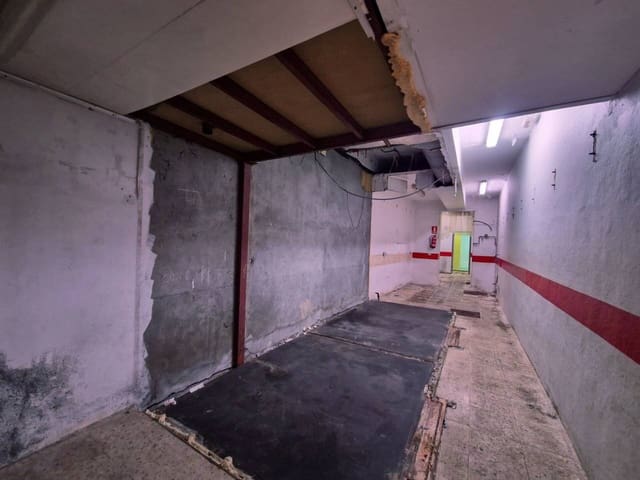 Commercial for sale in Bilbao - € 175,000 (Ref: 4410854)