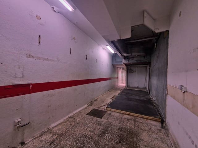 Commercial for sale in Bilbao - € 175,000 (Ref: 4410854)