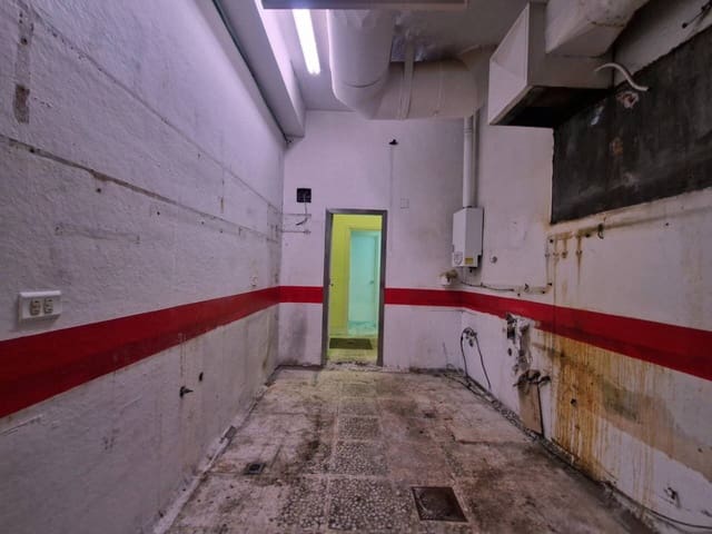 Commercial for sale in Bilbao - € 175,000 (Ref: 4410854)