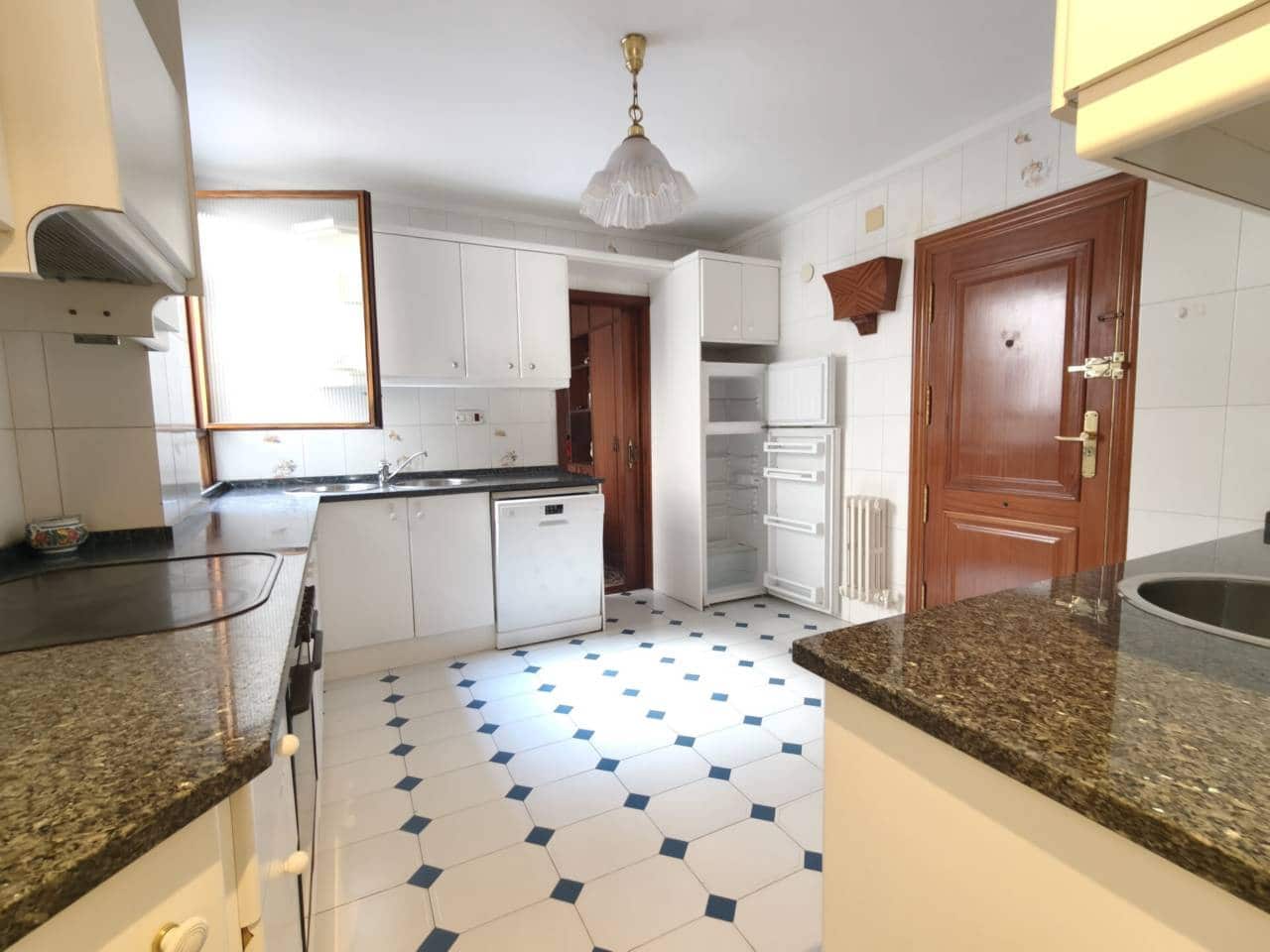 3 bedroom Flat for rent in Bilbao - € 1,400 (Ref: 4421010)