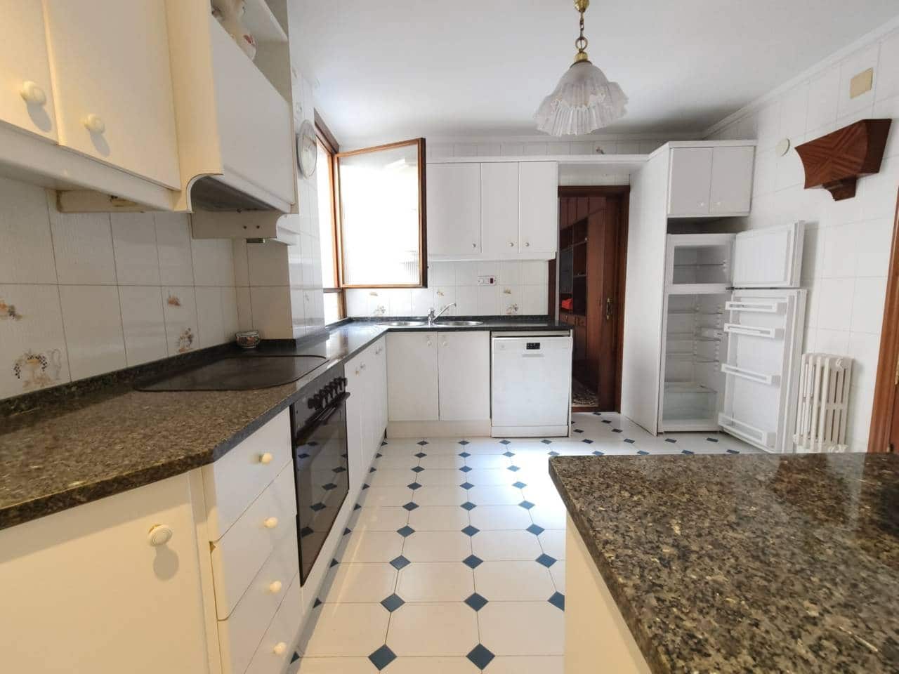 3 bedroom Flat for rent in Bilbao - € 1,400 (Ref: 4421010)
