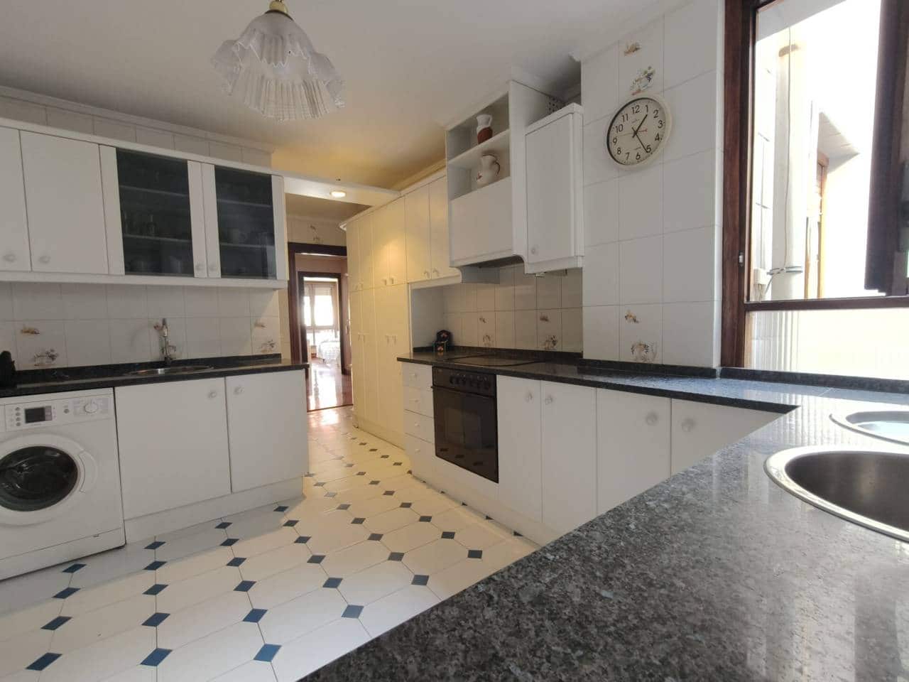 3 bedroom Flat for rent in Bilbao - € 1,400 (Ref: 4421010)