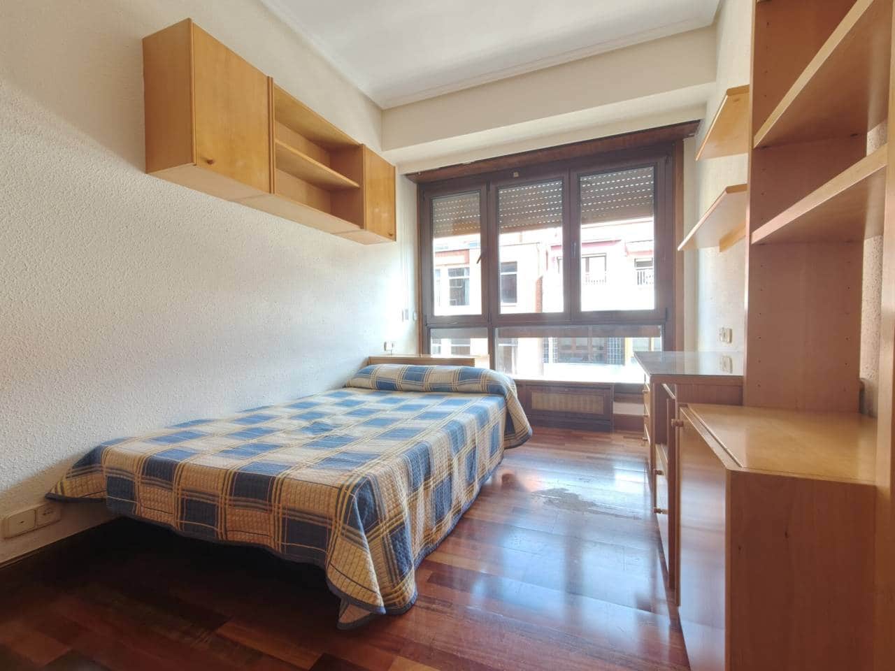 3 bedroom Flat for rent in Bilbao - € 1,400 (Ref: 4421010)