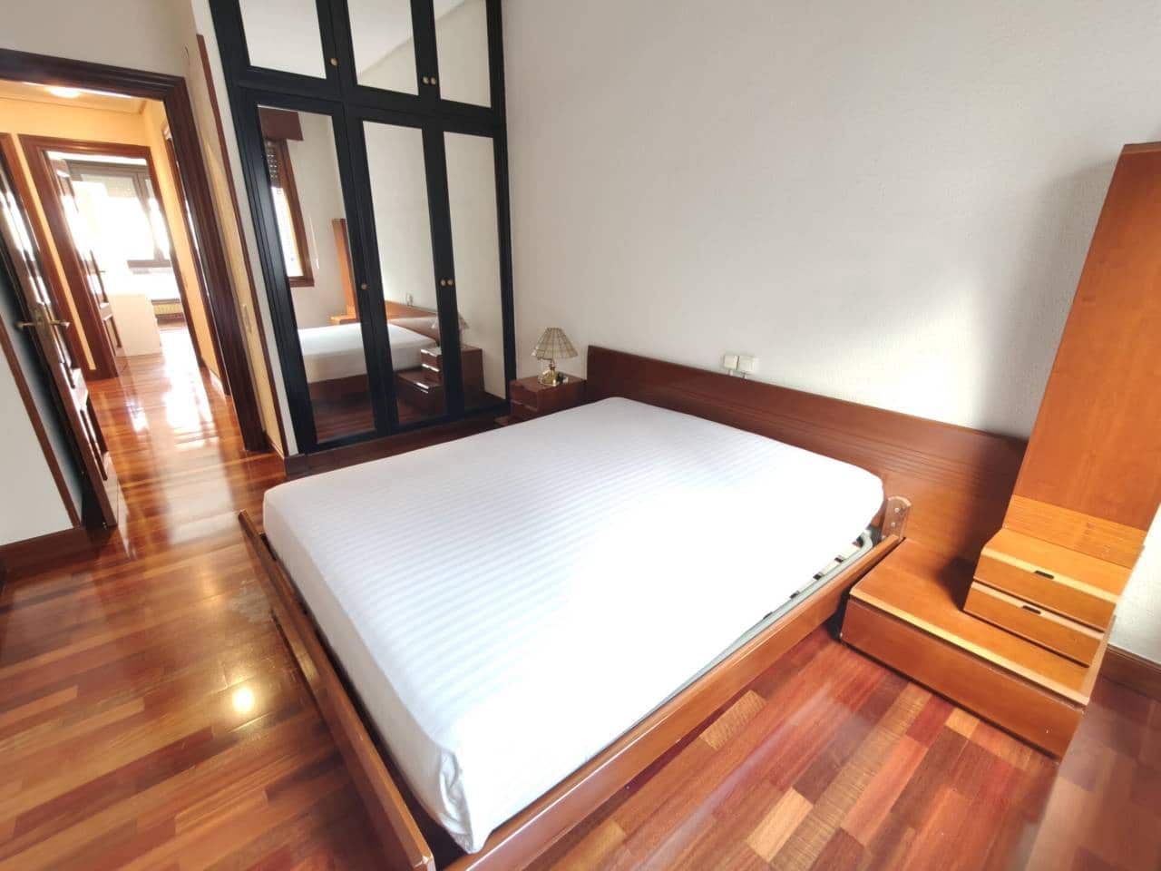 3 bedroom Flat for rent in Bilbao - € 1,400 (Ref: 4421010)