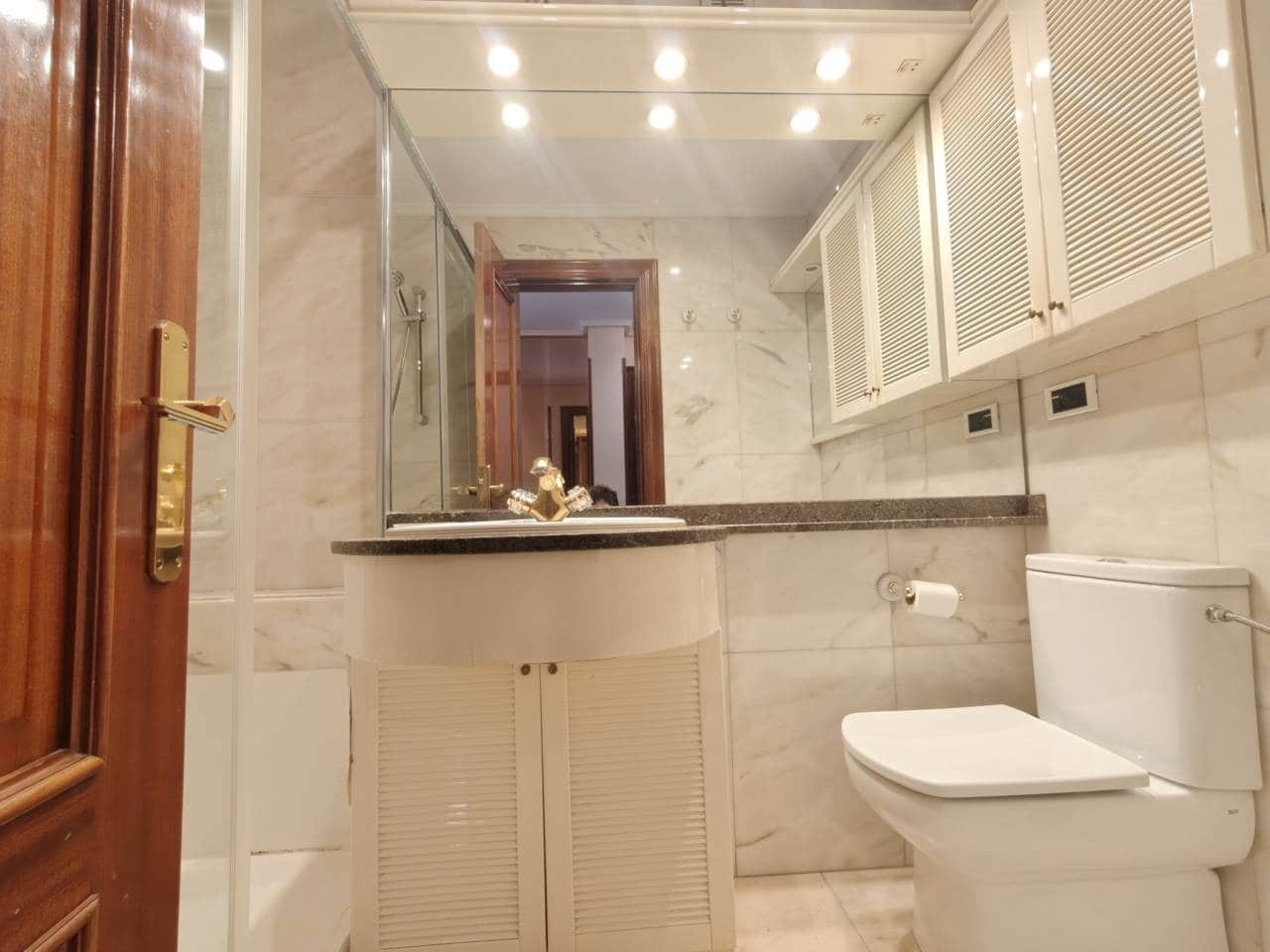 3 bedroom Flat for rent in Bilbao - € 1,400 (Ref: 4421010)