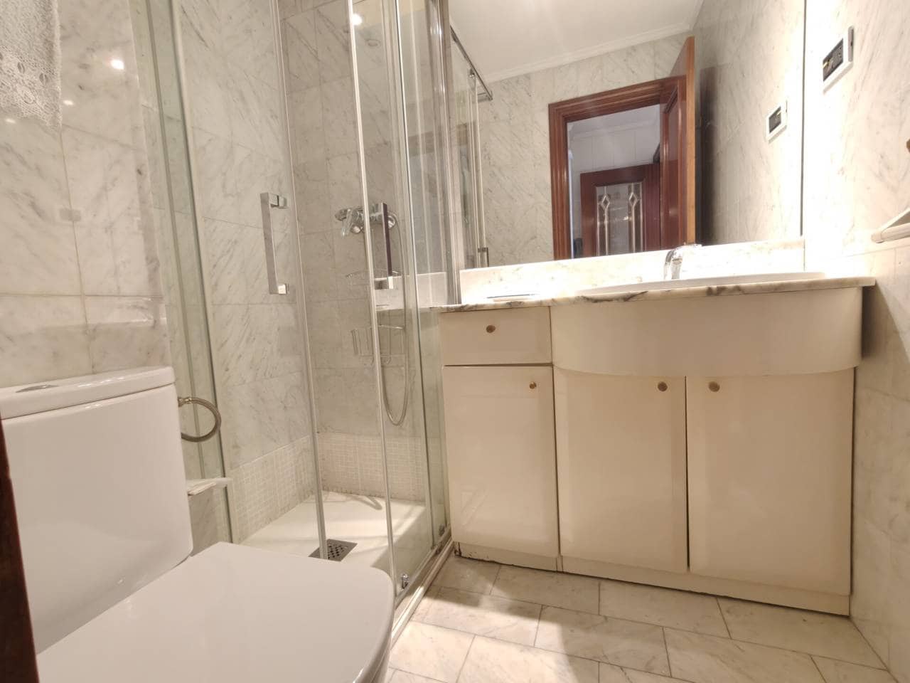 3 bedroom Flat for rent in Bilbao - € 1,400 (Ref: 4421010)