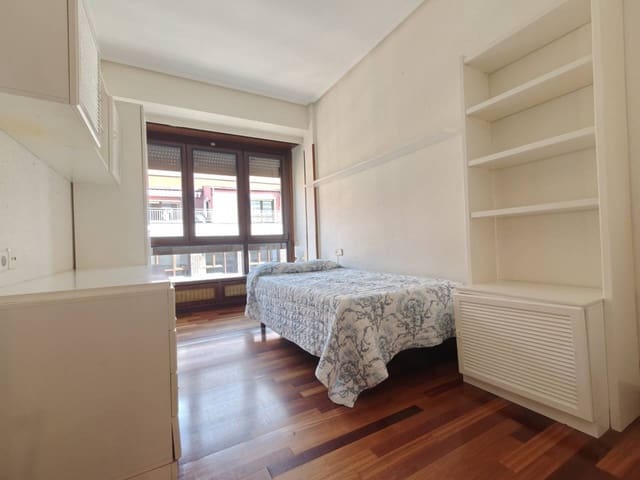 3 bedroom Flat for rent in Bilbao - € 1,400 (Ref: 4421010)