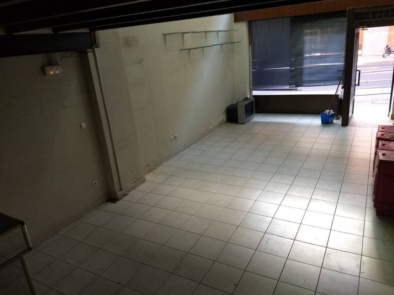 Kommersiell til salgs i Bilbao - € 126 000 (Ref: 4460644)