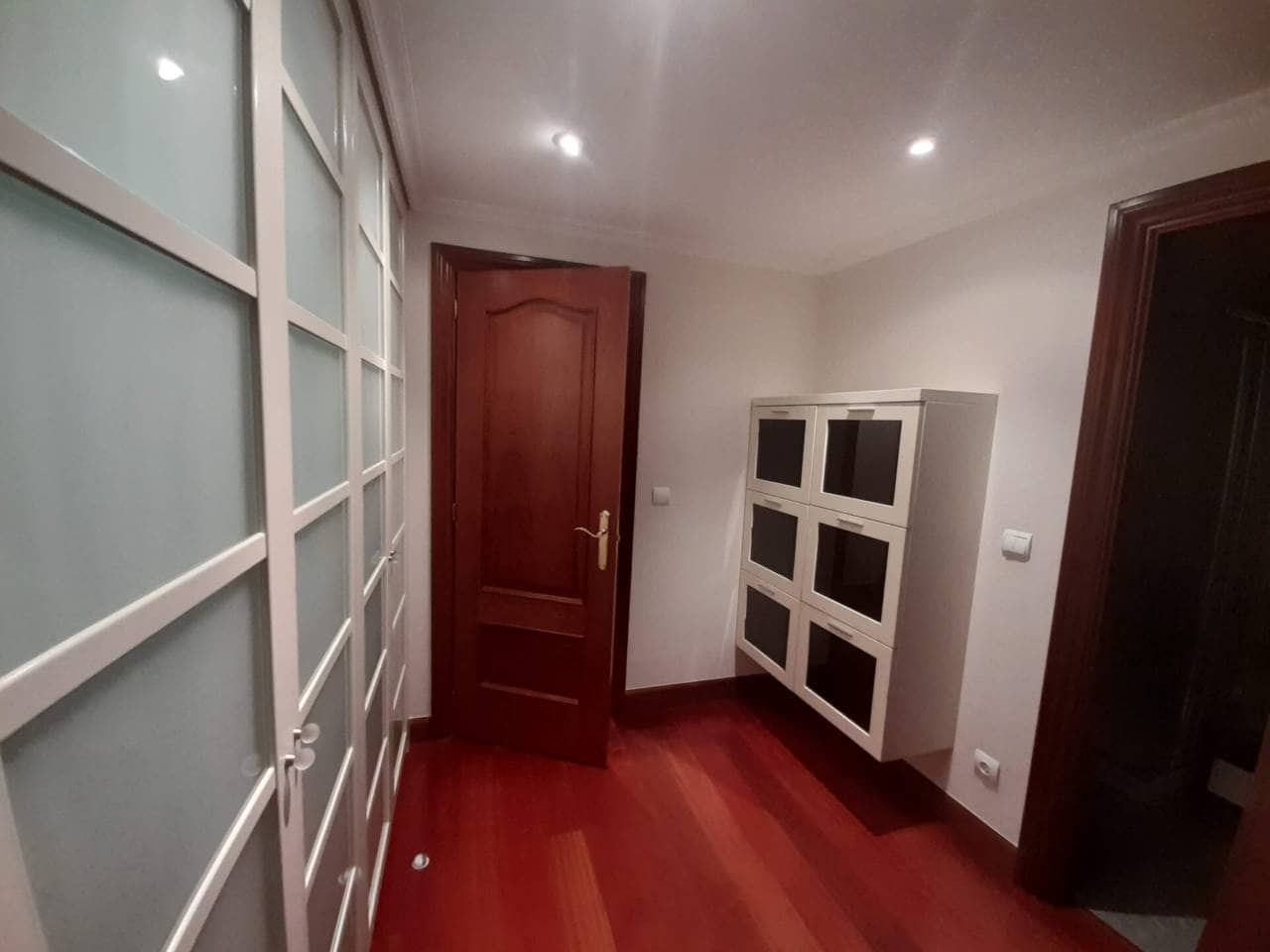 2 bedroom Flat for rent in Bilbao with garage - € 1,200 (Ref: 4629084)