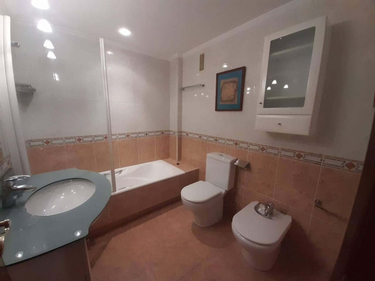 2 bedroom Flat for rent in Bilbao with garage - € 1,200 (Ref: 4629084)