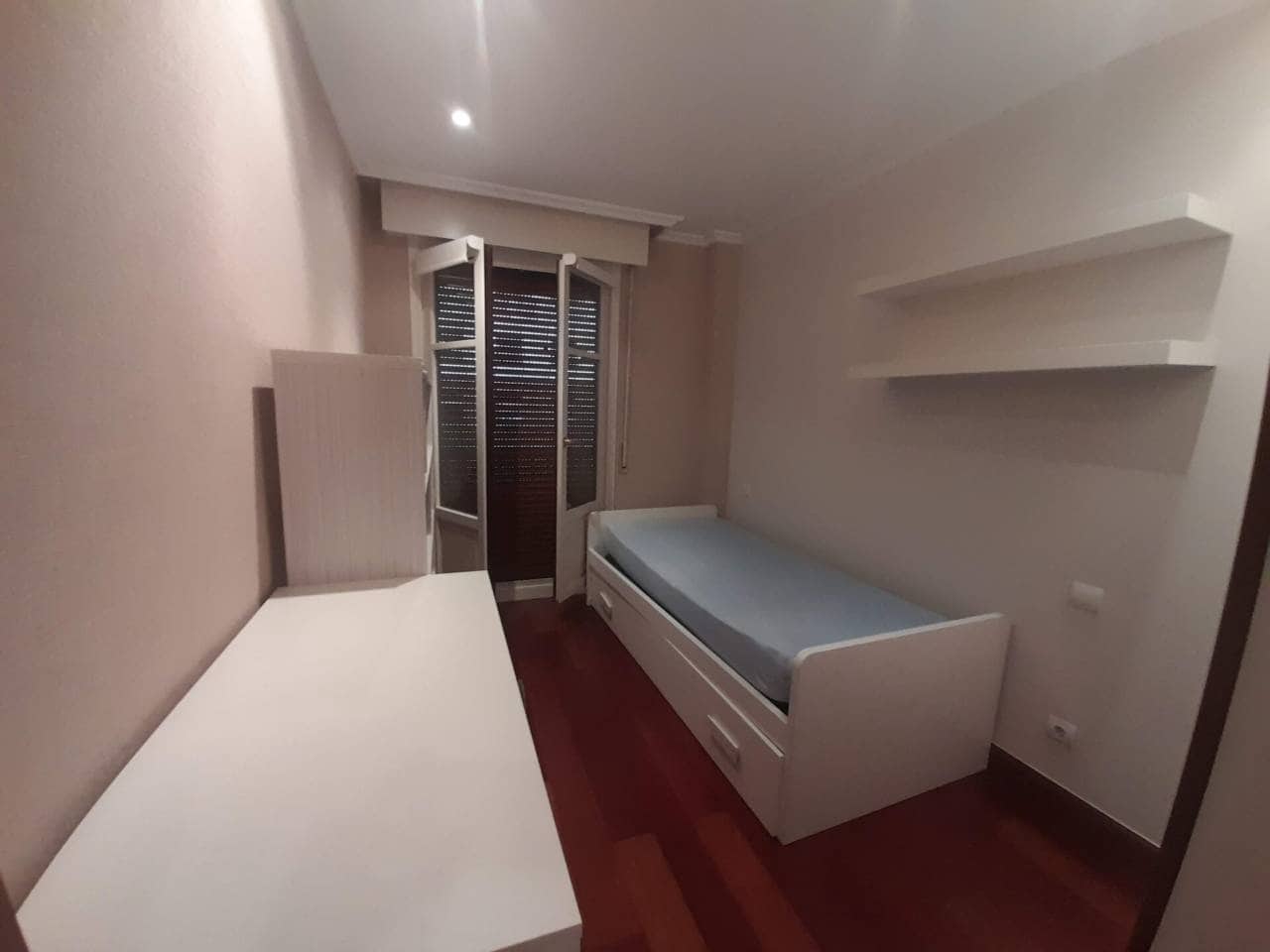 2 bedroom Flat for rent in Bilbao with garage - € 1,200 (Ref: 4629084)