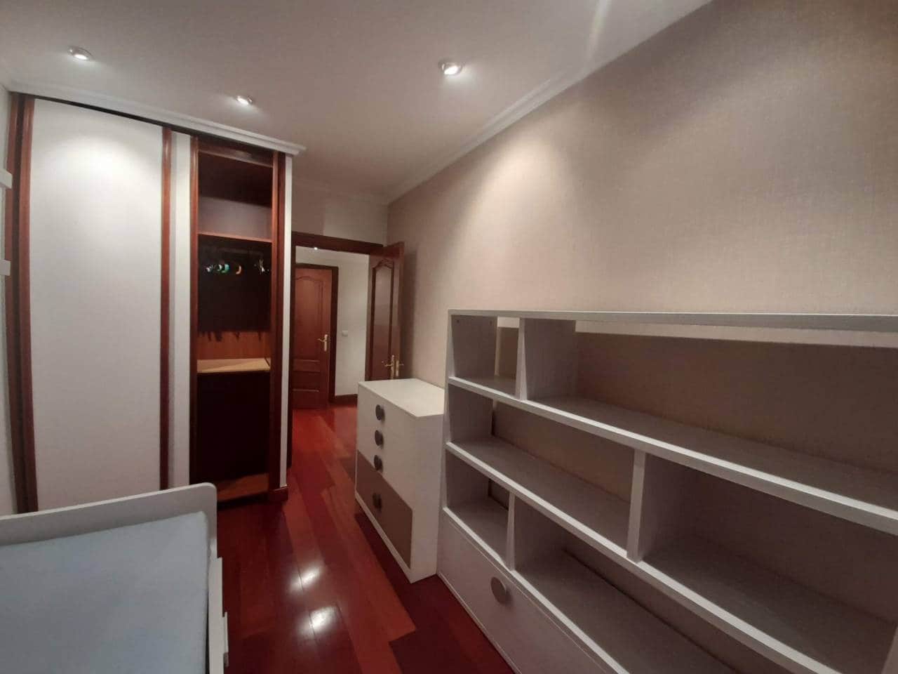 2 bedroom Flat for rent in Bilbao with garage - € 1,200 (Ref: 4629084)