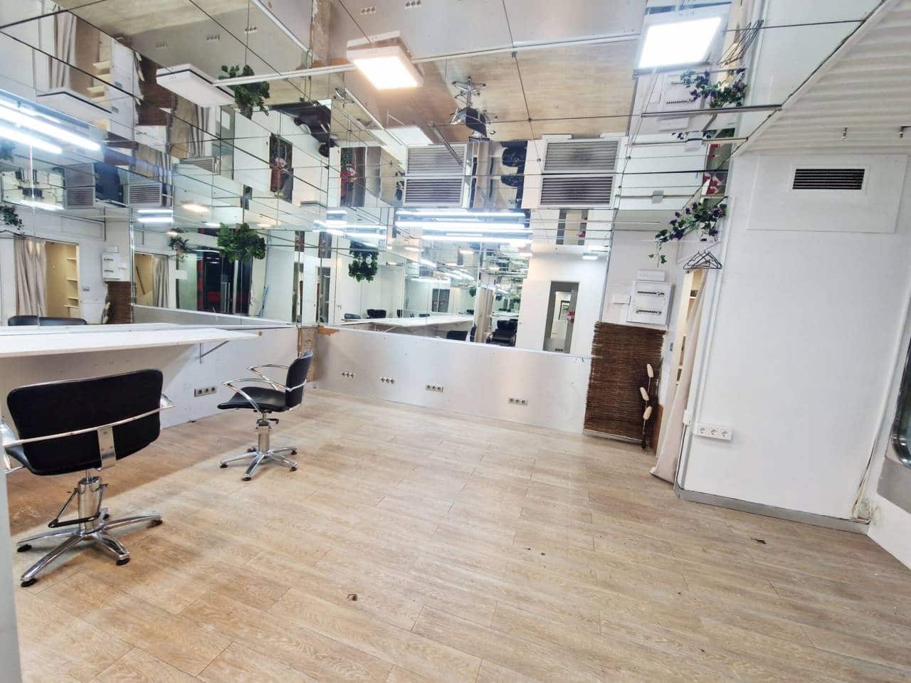Commercial for rent in Bilbao - € 400 (Ref: 4647174)