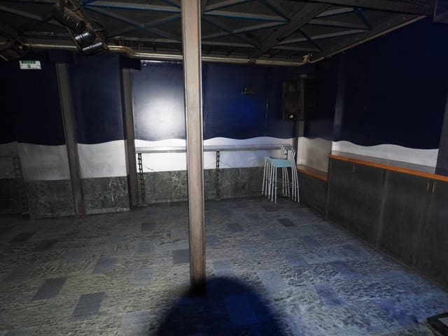 Kommersiell til salgs i Bilbao - € 1 500 000 (Ref: 5750136)