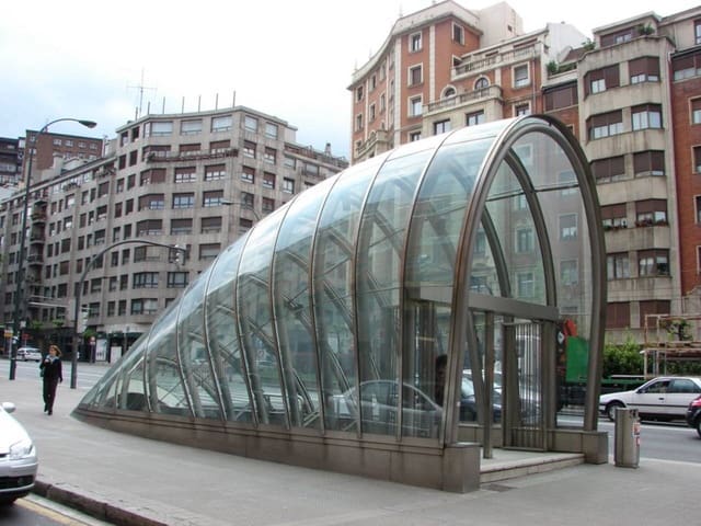 Garage att hyra i Bilbao - 100 € (Ref: 5853084)