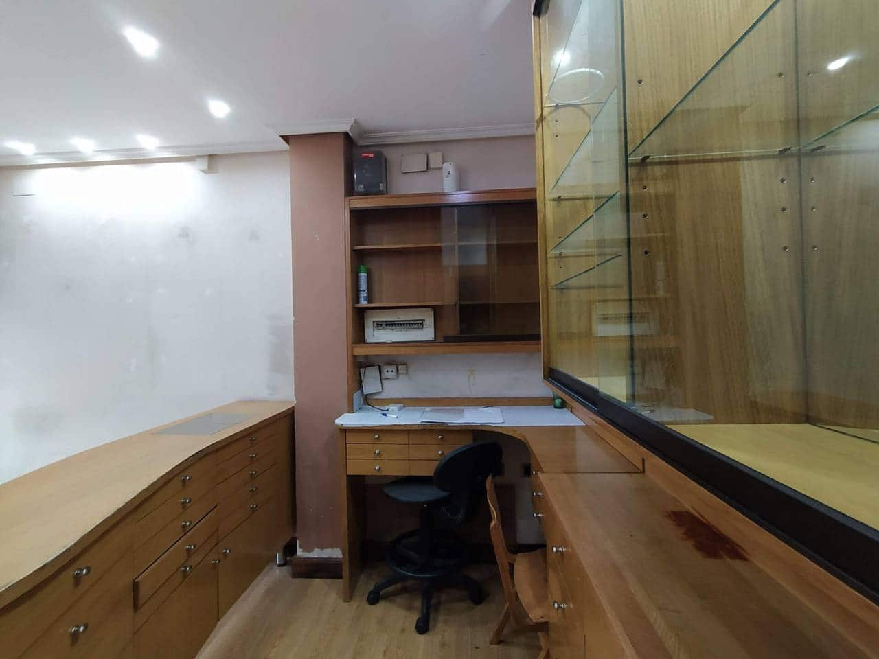 Kommersiell til leie i Bilbao - € 550 (Ref: 5975570)