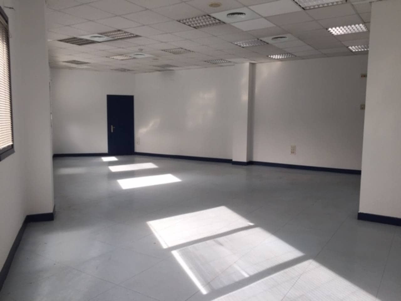 Bureau à louer à Bilbao - 575 € (Ref: 5979226)