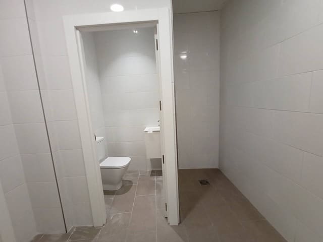Kommersiell til leie i Bilbao - € 600 (Ref: 6430078)