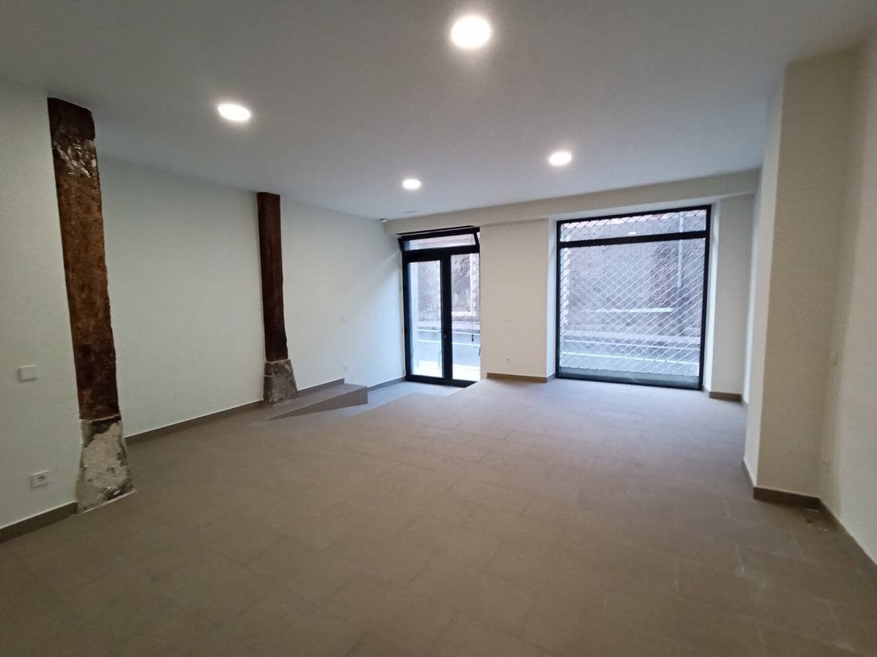 Commercieel te huur in Bilbao - € 600 (Ref: 6430078)