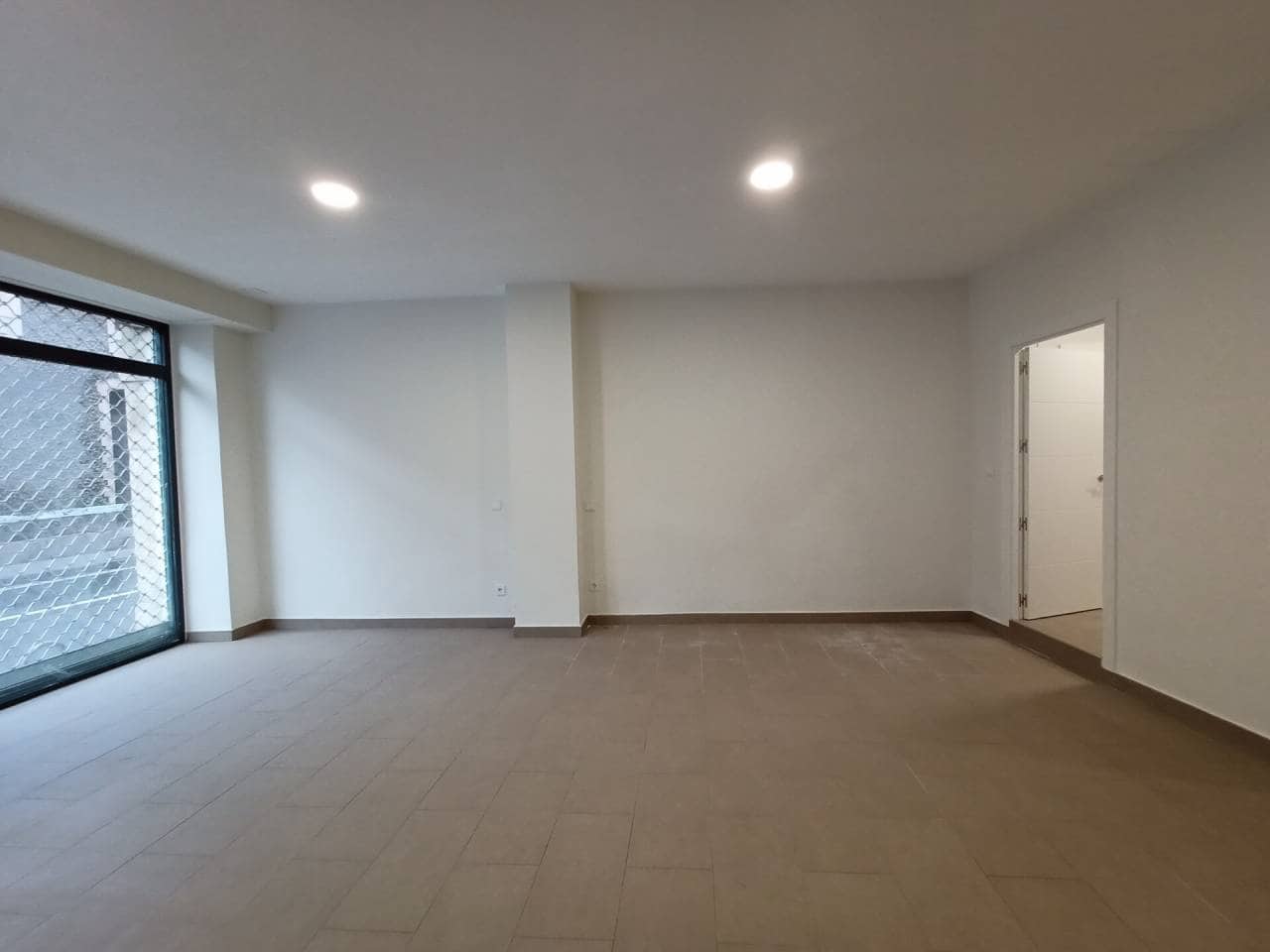 Commercieel te huur in Bilbao - € 600 (Ref: 6430078)