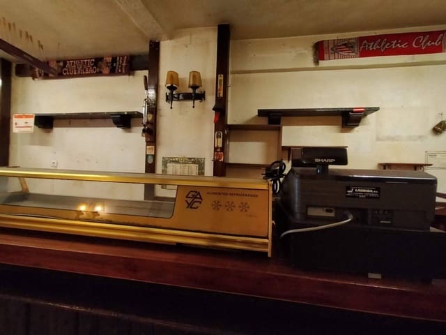 Kaupallinen myytävänä paikassa Bilbao - 110 000 € (Ref: 6466174)