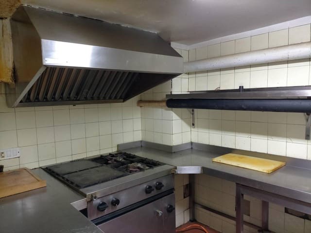 Kaupallinen myytävänä paikassa Bilbao - 110 000 € (Ref: 6466174)