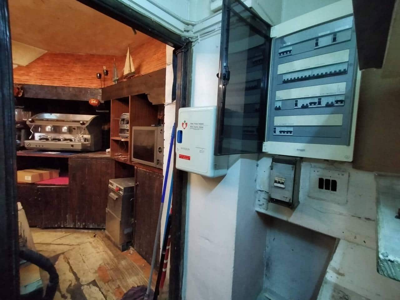 Kaupallinen myytävänä paikassa Bilbao - 110 000 € (Ref: 6466174)