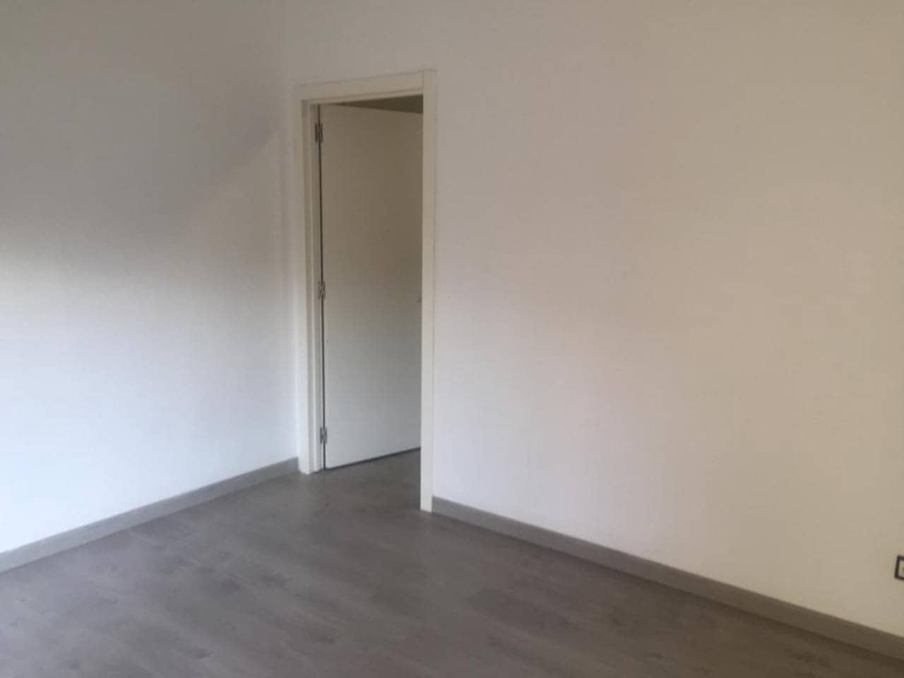 Erhverv til salg i Bilbao - € 120.000 (Ref: 6547804)