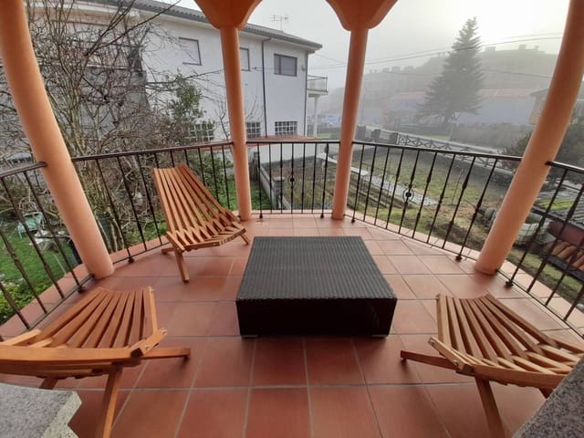 6 bedroom Townhouse for sale in Ramales de la Victoria with pool - € 268,000 (Ref: 6590683)