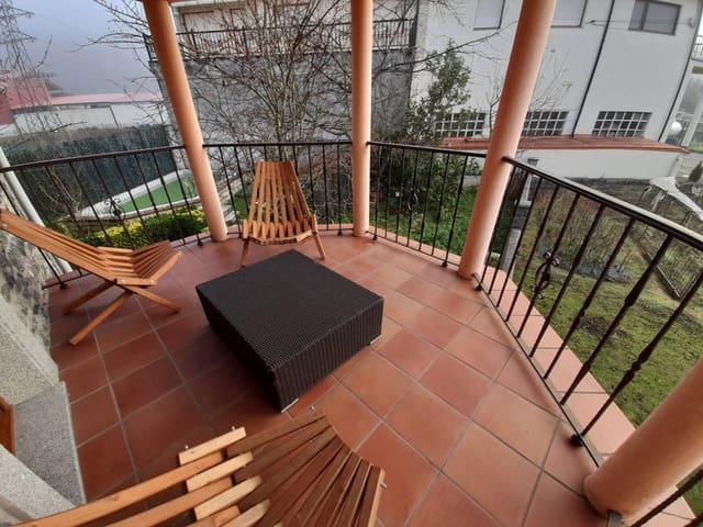 6 bedroom Townhouse for sale in Ramales de la Victoria with pool - € 268,000 (Ref: 6590683)