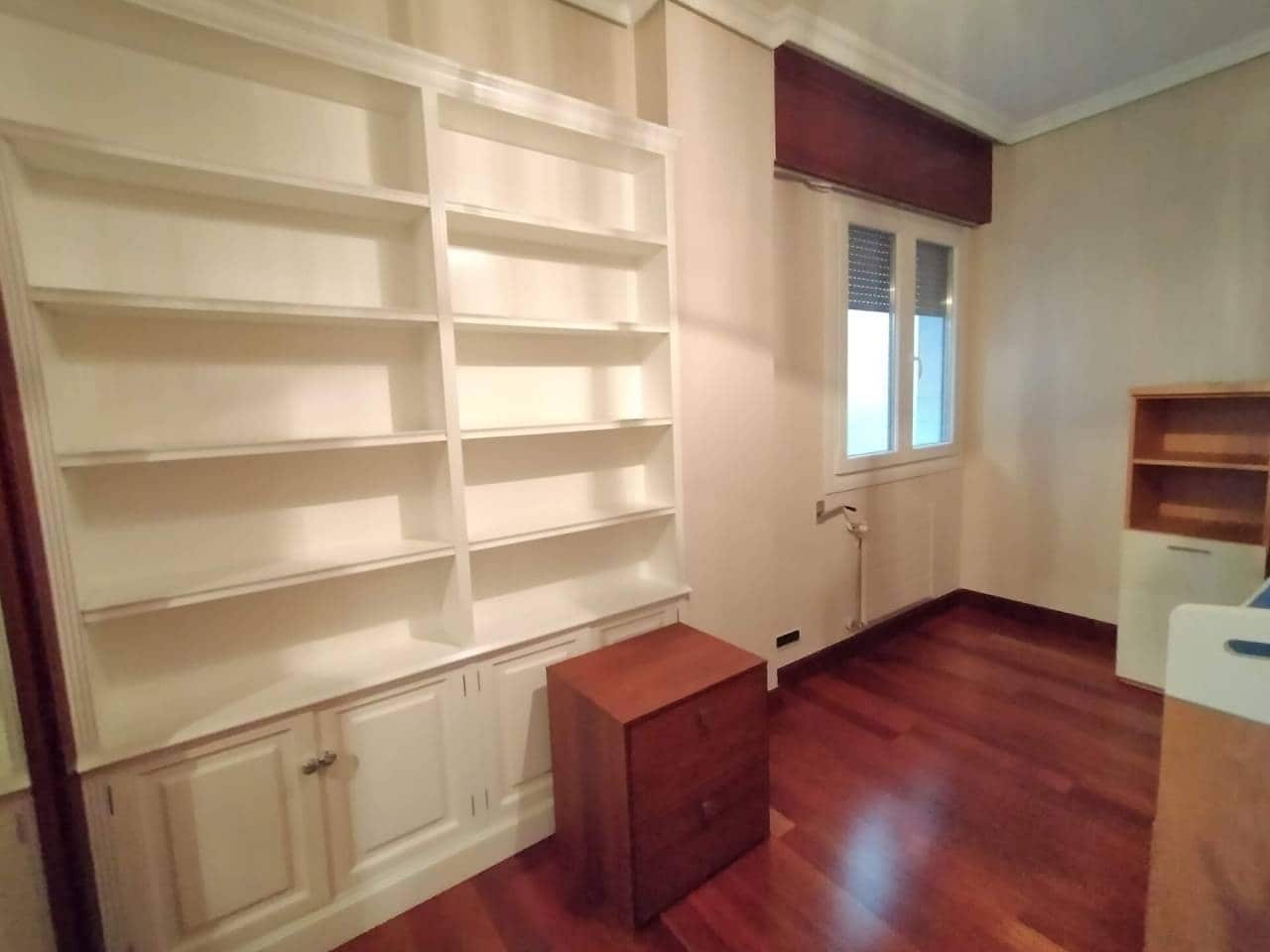 3 bedroom Flat for rent in Bilbao with garage - € 1,950 (Ref: 6637862)